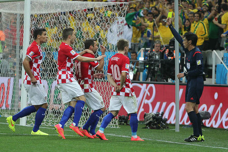 انتقاد مارکوس مرک از داور افتتاحیه